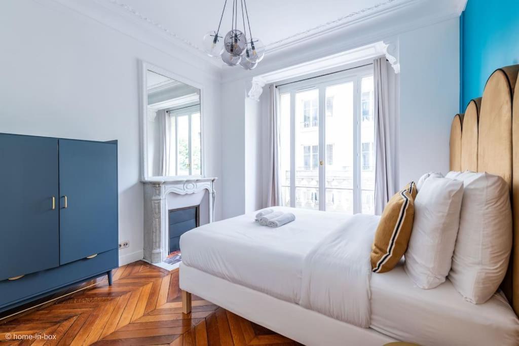 Appartement Le Delon - Passy Tour Eiffel A Pied - 5personnes- Climatisation Parijs