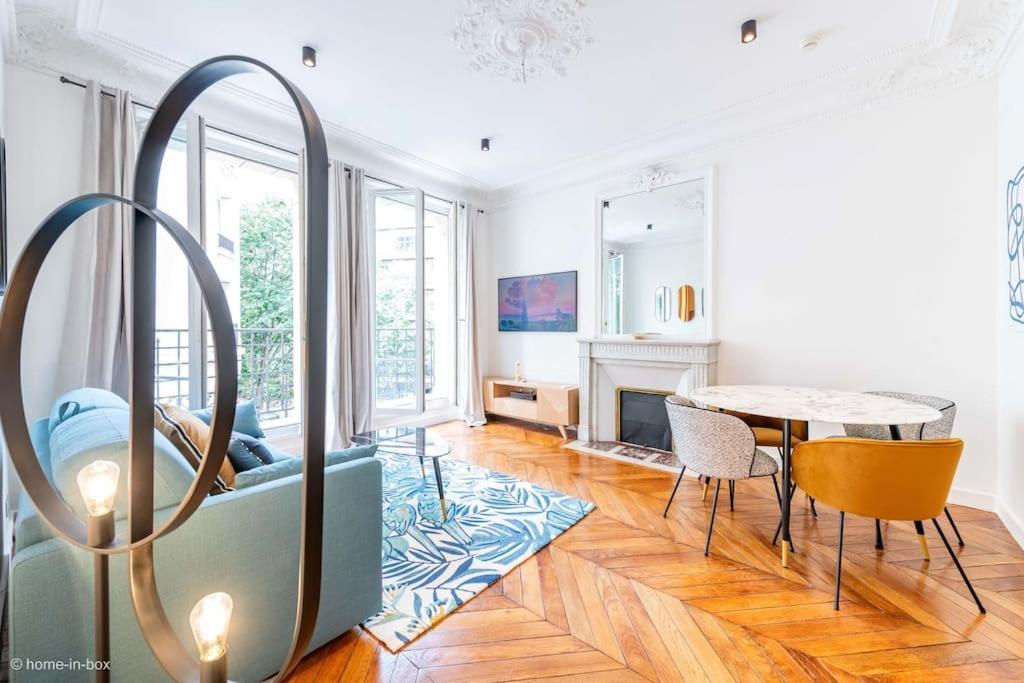 Appartement Le Delon - Passy Tour Eiffel A Pied - 5personnes- Climatisation Parijs